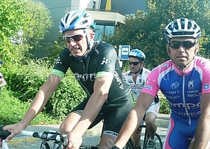 At the start of La Charly Gaul B: Kim Andersen and Gilberto Simoni