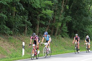 4 Angreifer auf der Strecke von 100 km